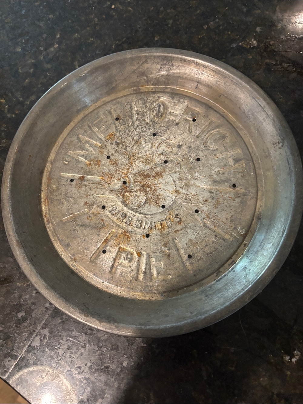 Vintage SMITH Metal Pie Pan in Distressed Gray
